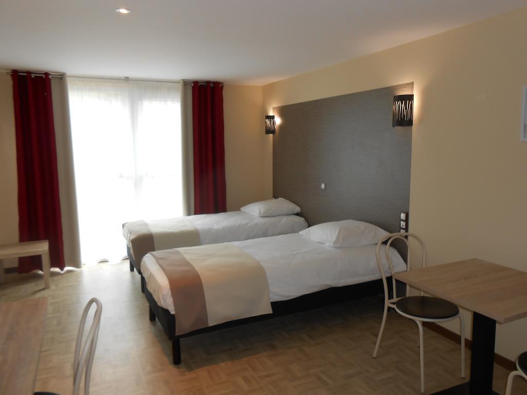 La Pause Otel Évreux Oda fotoğraf