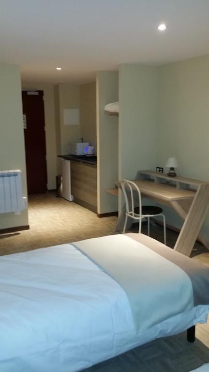 La Pause Otel Évreux Oda fotoğraf