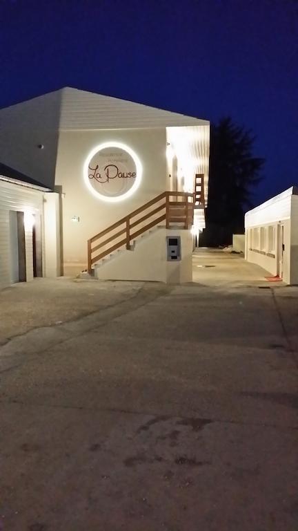 La Pause Otel Évreux Dış mekan fotoğraf