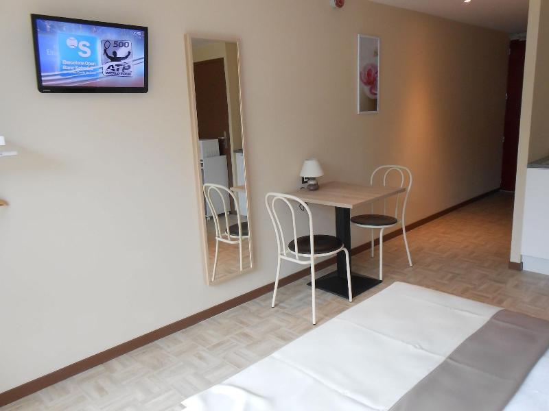 La Pause Otel Évreux Dış mekan fotoğraf
