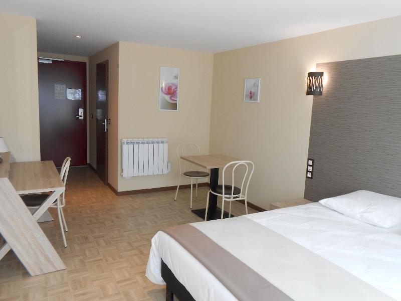 La Pause Otel Évreux Dış mekan fotoğraf