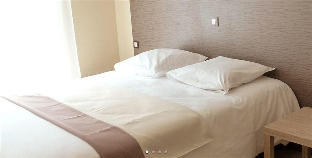 La Pause Otel Évreux Dış mekan fotoğraf