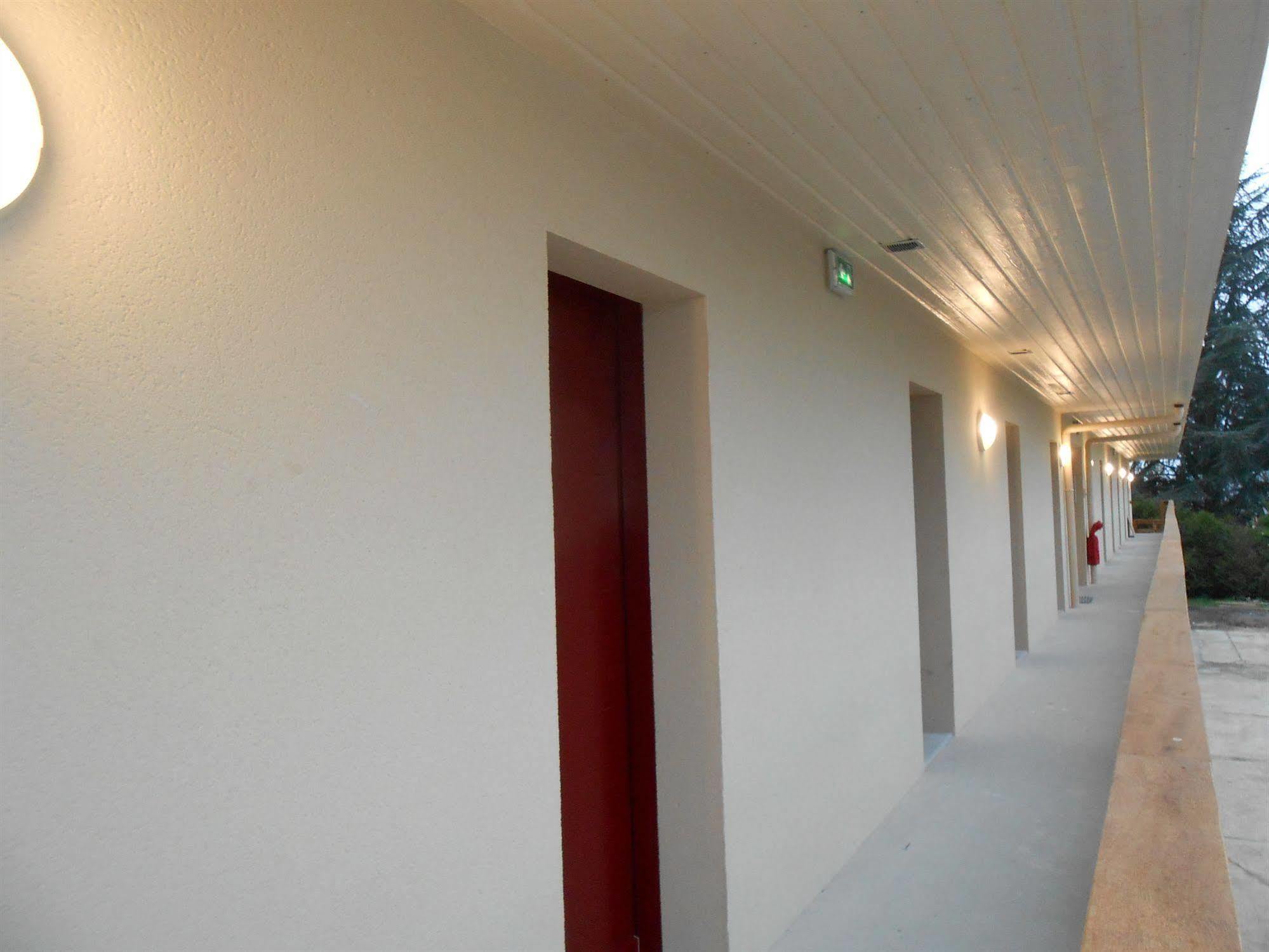 La Pause Otel Évreux Dış mekan fotoğraf