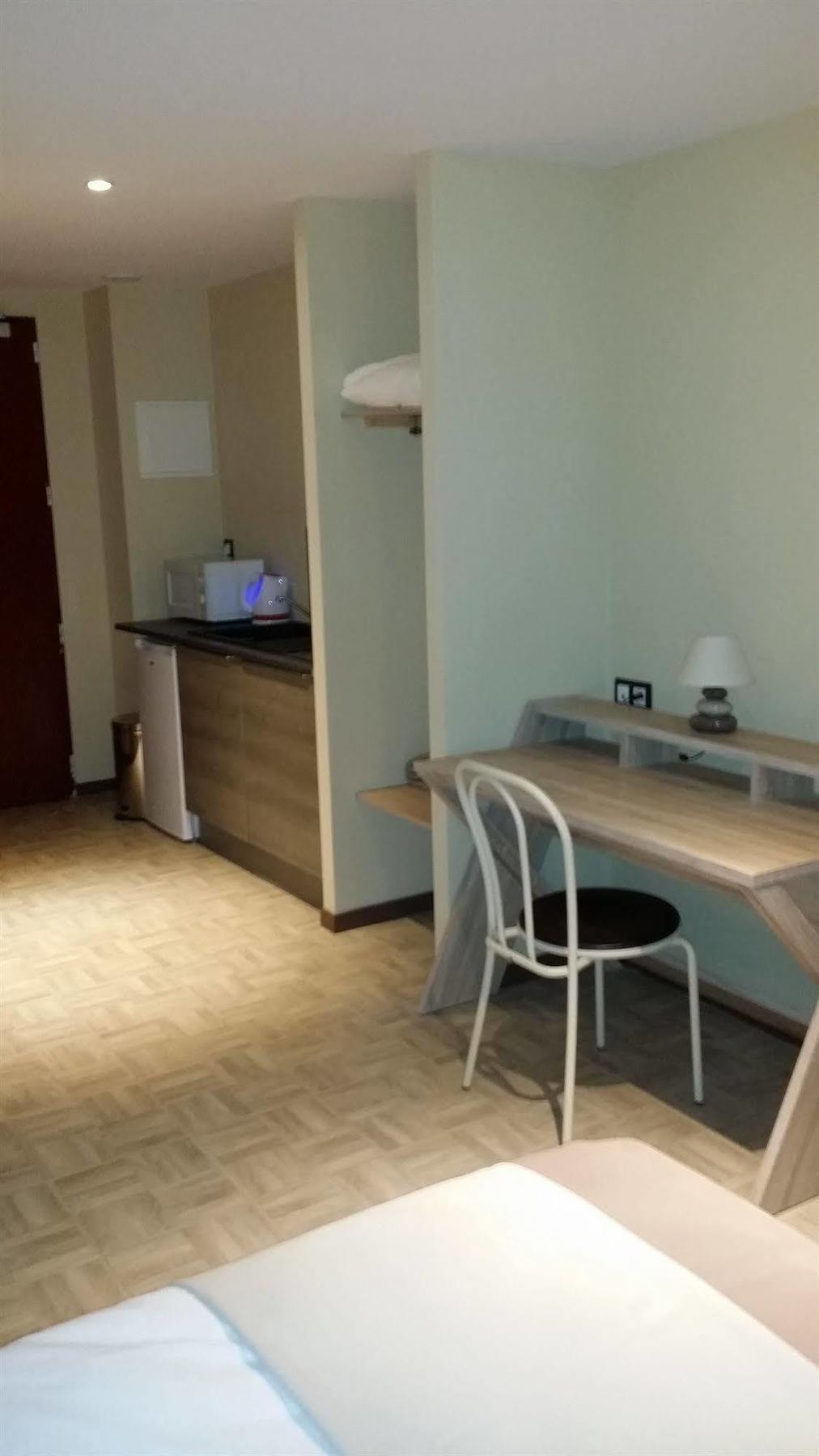 La Pause Otel Évreux Dış mekan fotoğraf