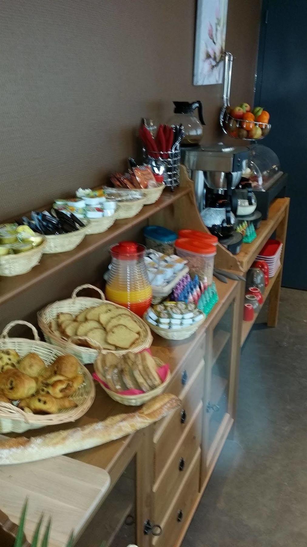 La Pause Otel Évreux Dış mekan fotoğraf